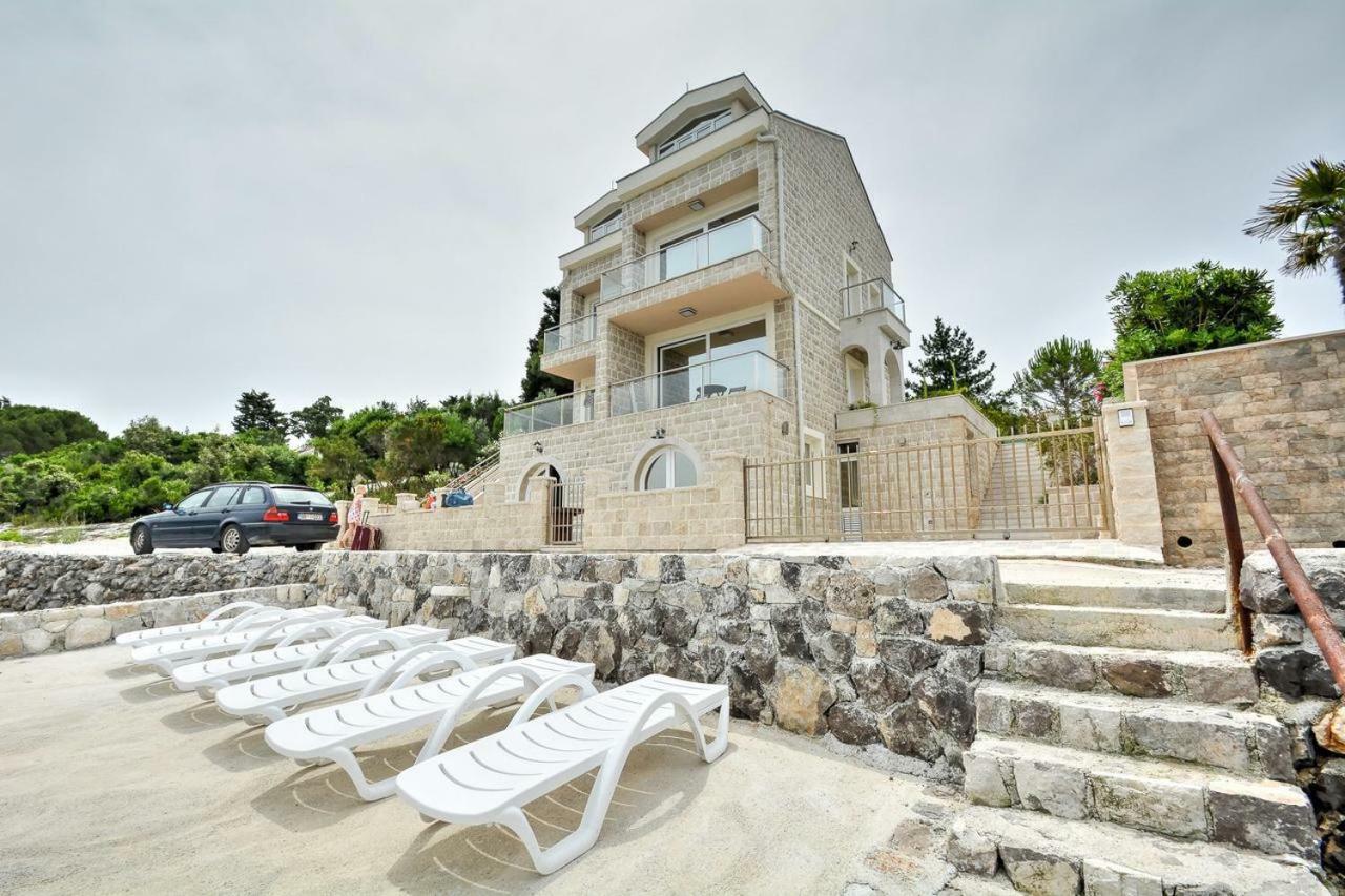 Villa Leut Montesol Tivat Krasići Exterior foto